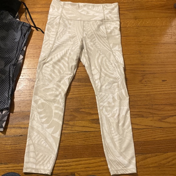 LOT NIKE ATHLETA leggings workout stretch yoga pants size M cropped 7/8 capri - Picture 8 of 12